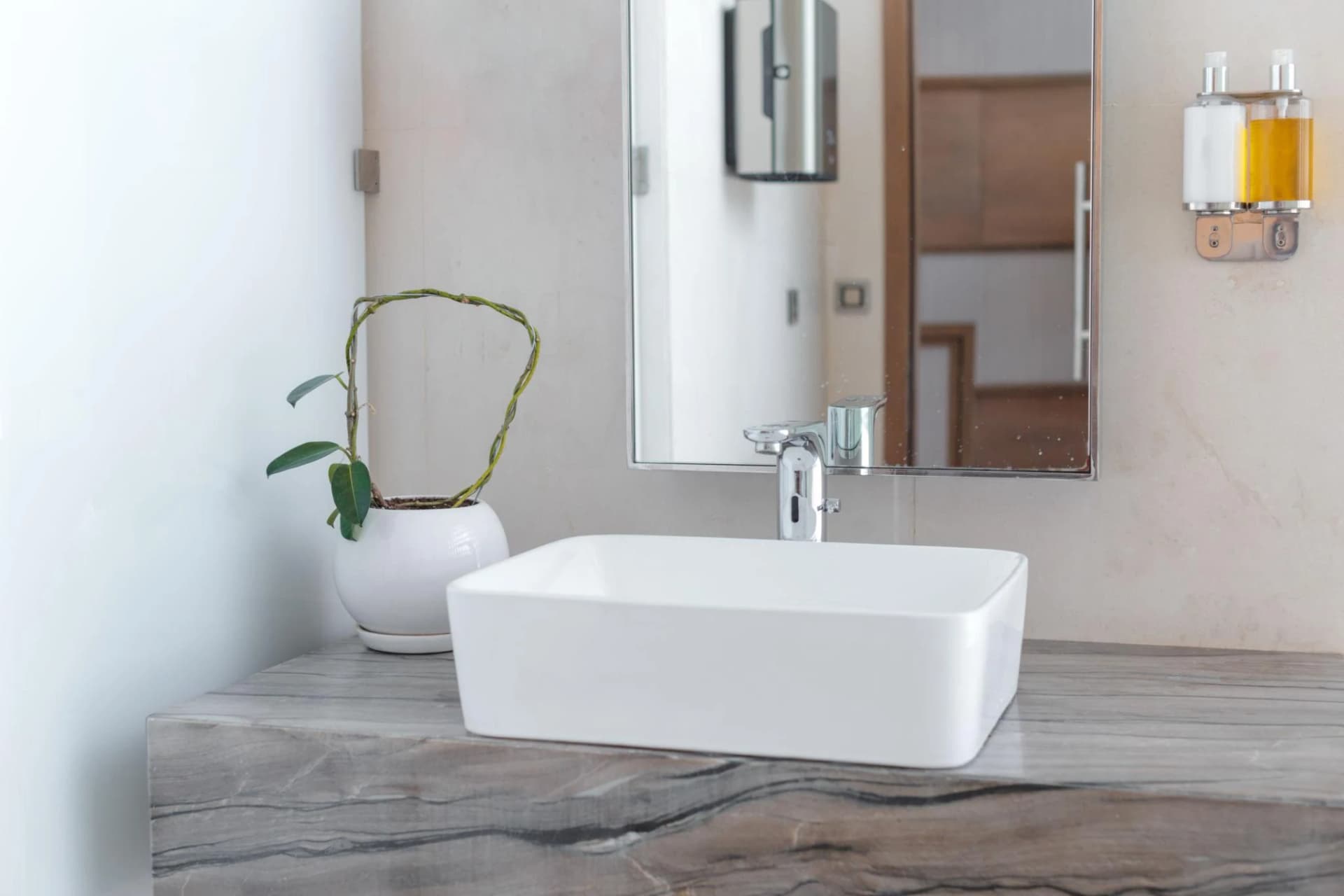 Kitchen and bathroom deep clean Cape Town quote drivers